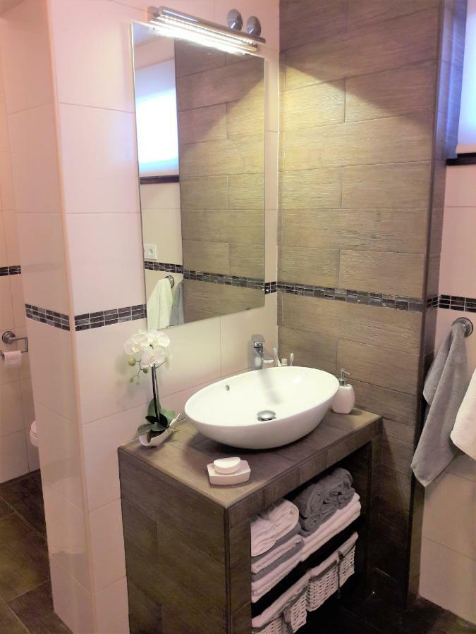 Spacious Apartment "Ana" On Lake Sabljaci 오굴린 외부 사진